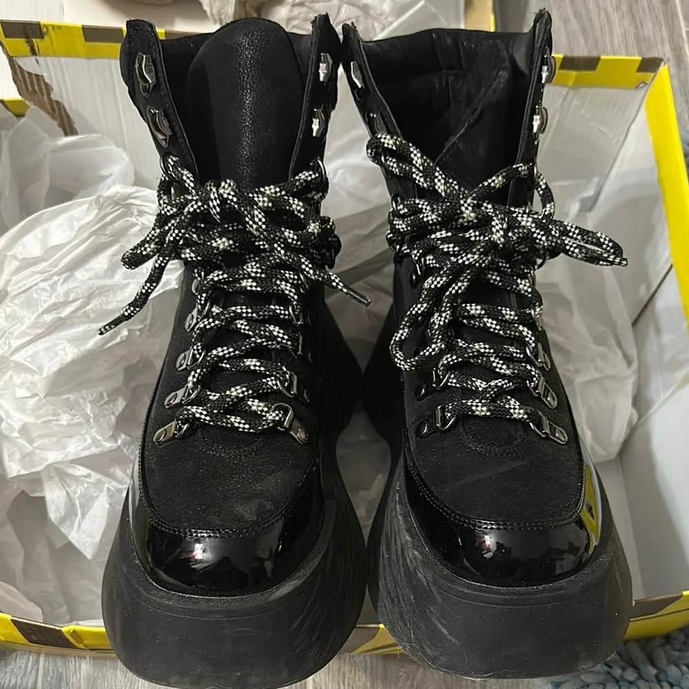 Circus by Sam Edelman Black Platform Hiking Boots 6 - Picture 7 of 16